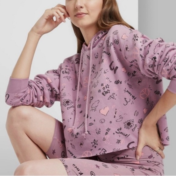 Wild Fable Women Lavender/Pink Graphic Hoodie Fleece Cropped Casual Outdoor Chic - Picture 2 of 8